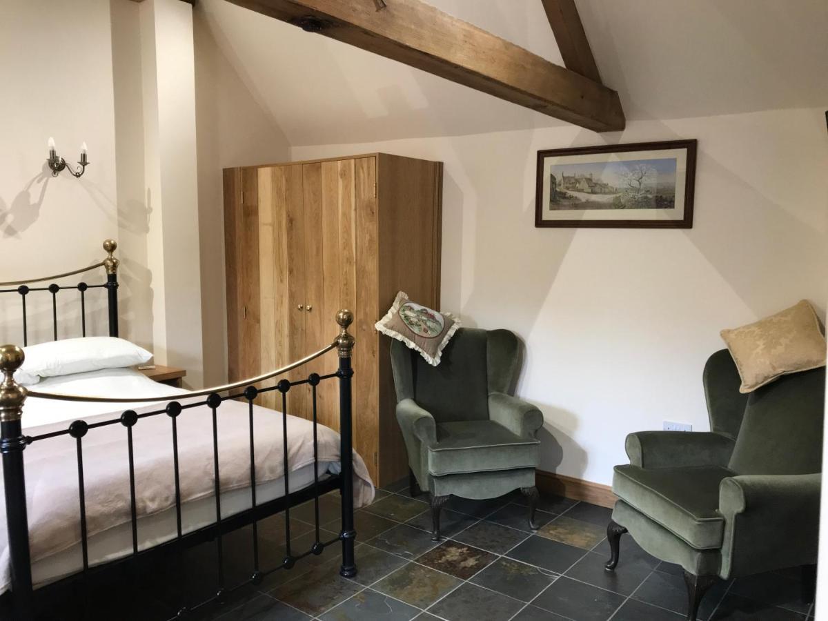 Nuneaton - Cottage - Sleeps 2 - Parking - Garden Экстерьер фото