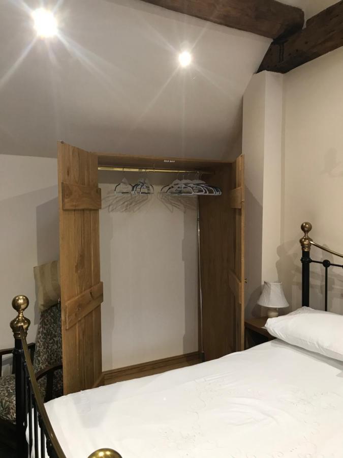 Nuneaton - Cottage - Sleeps 2 - Parking - Garden Экстерьер фото